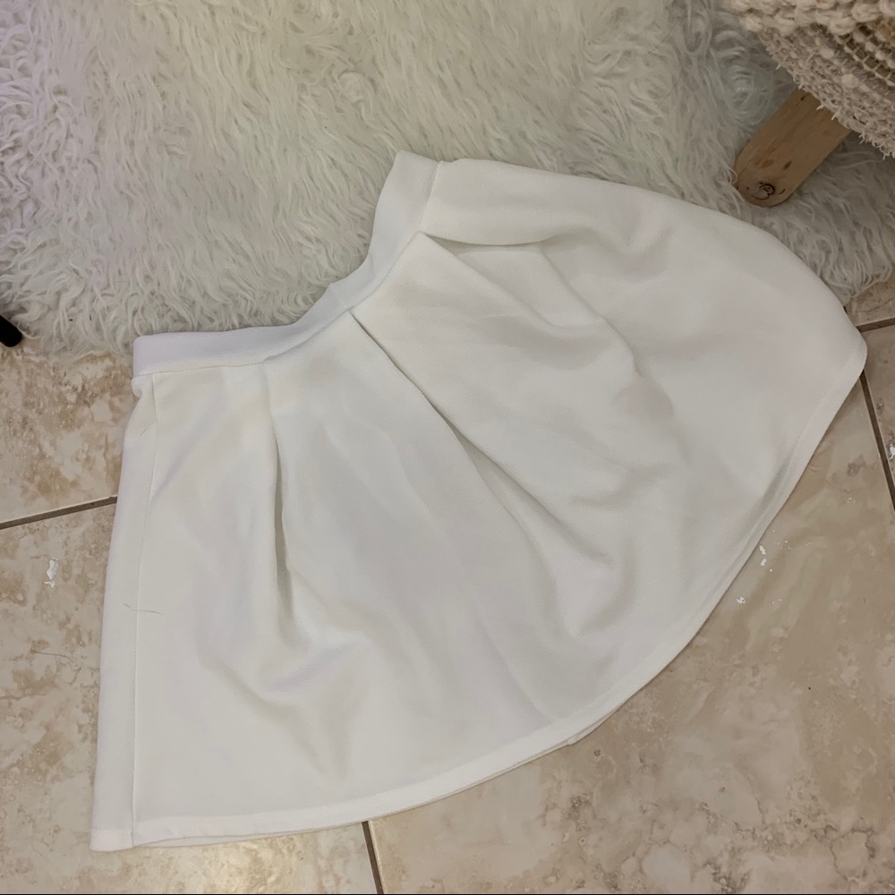 Boohoo mini white skirt
